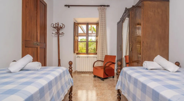 Finca típica mallorquina CAN PUÇA, Book Hotel Santanyi Majorca