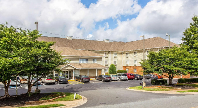Номер Standard Suburban Studios near University of North Carolina-Charlotte