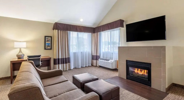 Люкс Superior Comfort Inn & Suites Greeley