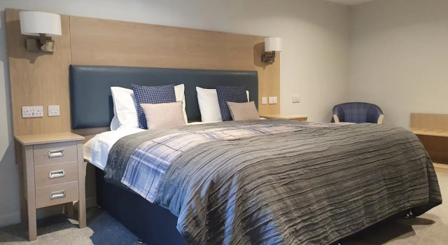 Четырёхместный номер Standard Sunninghill Hotel