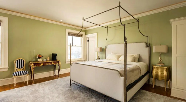 The Edward Hotel