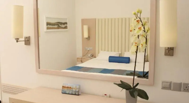 Двухместный номер Standard с балконом и с частичным видом на море Vrissiana Boutique Beach Hotel