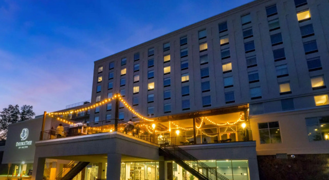 Номер с балконом и с видом на реку DoubleTree by Hilton Hotel Niagara Falls New York