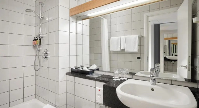 Трёхместный номер Standard Hotel Reykjavik Askja