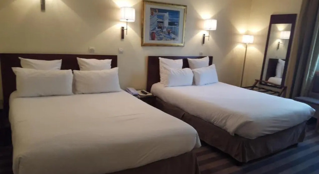 Семейный номер Superior Hotel Saint Cyr Etoile