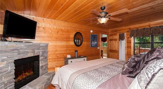 Kissing Retreat - Two Bedroom Cabin