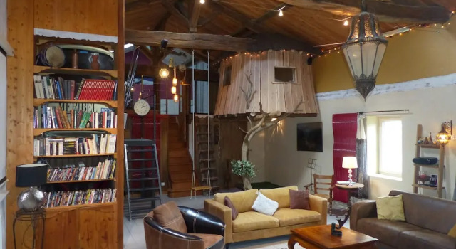 Gîte atypique la croix du py, Boek Hotel Avenas Rhone-Alpen