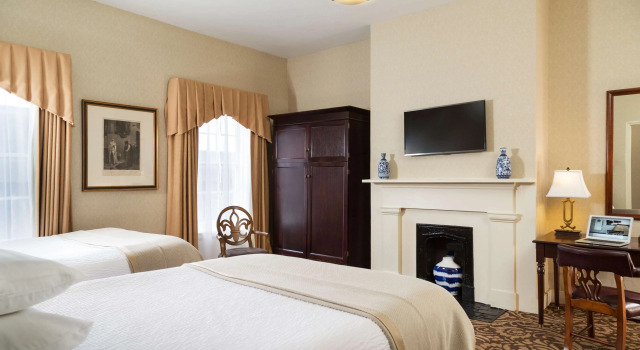 Четырёхместный номер Standard Linden Row Inn