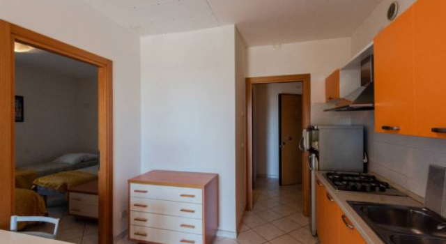 Апартаменты Beachfront Colourful Flat With Swimming Pool
