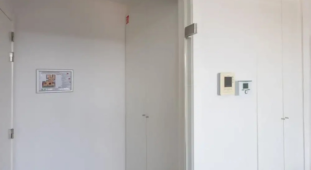 Bright Apartment With Sunny Terrace, Prenota Appartamento Hotel a Fiandre Occidentali con parcheggio, Parcheggio