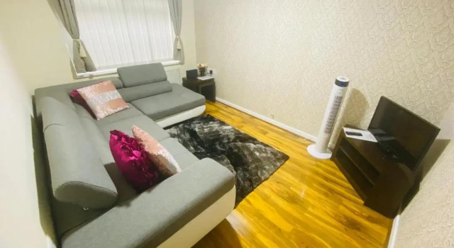Brigstock Holidays House, Забронировать Отель Отели Манчестера с парковкой, Парковка