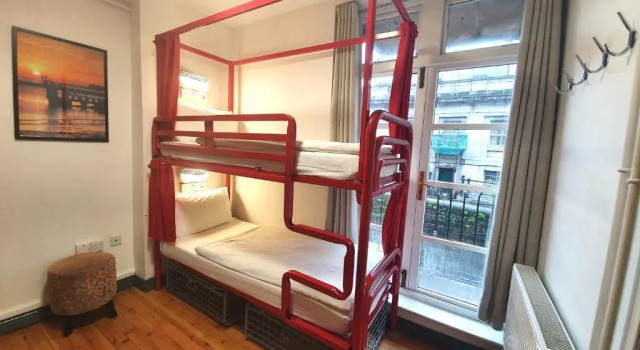Кровать в общем номере Galway City Hostel