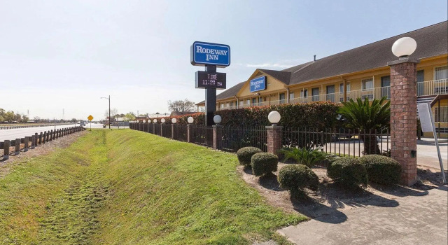 Кровать в общем номере Rodeway Inn South Houston