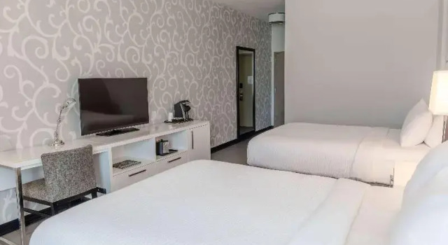 Четырёхместный номер Standard с балконом TRYP by Wyndham Savannah