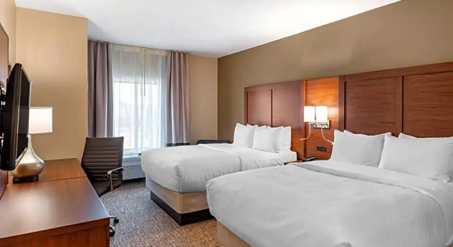 Четырёхместный люкс Comfort Inn & Suites Clarkston Pine Knob Area
