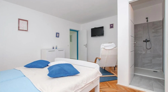 3 Bedroom Amazing Home In Vodice, Забронировать Отель Водице Шибенско-Книнская жупания, рядом с Частный Пляж Отеля «Кристина»
