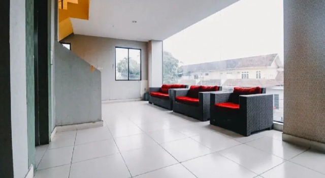 RedDoorz Plus near Cambridge City Square, Rezerwuj Hotel Medan Sumatra