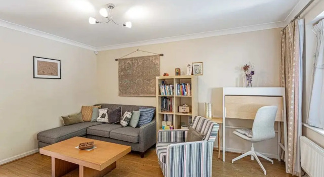 Beautiful 3 Bed House W Patio 10 Mins to Excel, Забронировать Отель Отели Англии 3 звезды, 3*