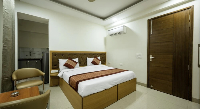 Студия Comfort The Palms Inn I Near Medanta Medicity I Sec-38