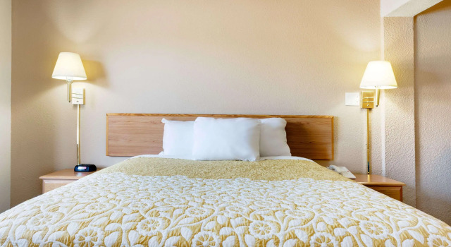 Days Inn by Wyndham Fairmont, Buchen Sie Hotel White Hall 