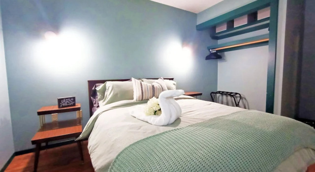 Golden Mountain View Suites