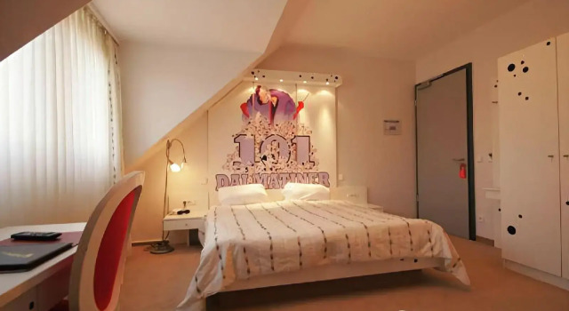 CineHotel Maroni