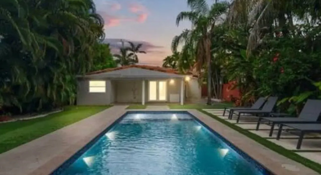 Villa Miami Poolside Paradise, Varaa Villa Hotellit Miami Beach uima-altaalla, Uima-allas