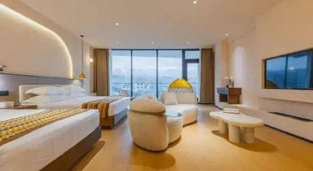 Семейный тент Nalati Town Guanshan Yunjv Homestay