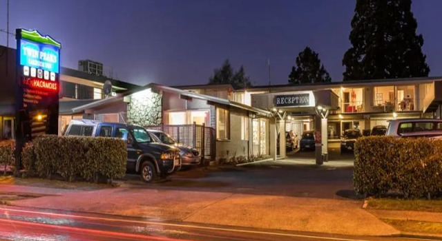 Люкс Цокольный этаж Twin Peaks Lakeside Inn