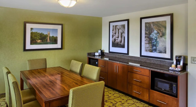 Одноместный люкс Hilton Garden Inn Durham-University Medical Center
