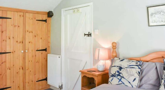 Red Squirrel Haven 2BR House - Sleeps 4 - Parking, Забронировать Отель Отели Англии 3 звезды, 3*
