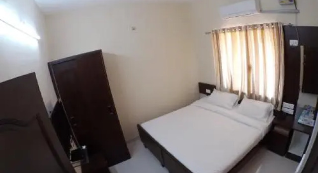 SR Residency, Забронировать Отель Отели штата Тамилнада с завтраком, Завтраки