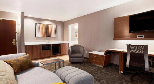 Двухместный люкс c 1 комнатой Courtyard Salt Lake City Layton
