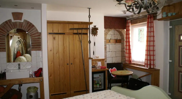 Themenpension Haus Sanz, Rezervovat Hotel Hotely v Vídeň s parkováním, Parkování