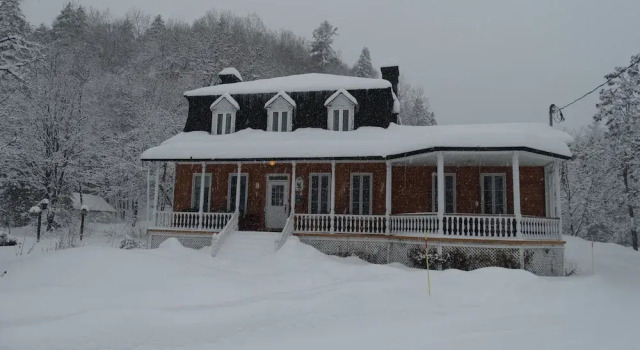 Auberge Du Sault-A-La-Puce