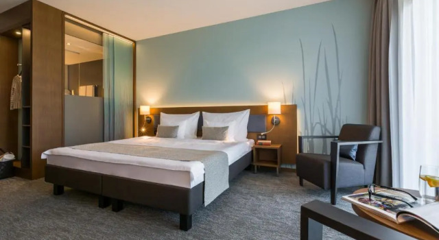 Двухместный номер Standard с видом на озеро Deltapark Vitalresort****