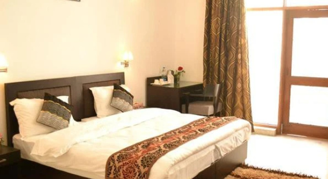 Cube Bed and Breakfast, Забронировать Отель Гургаон 