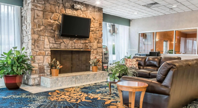 Baymont by Wyndham Milesburg, Rezerwuj Hotel Hotele w Centre Hall z basenem, Basen