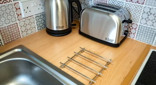 ☆Bright Apartment, Near University + City Centre☆, Забронировать Апартаменты/квартира Отели Ангус с парковкой, Парковка