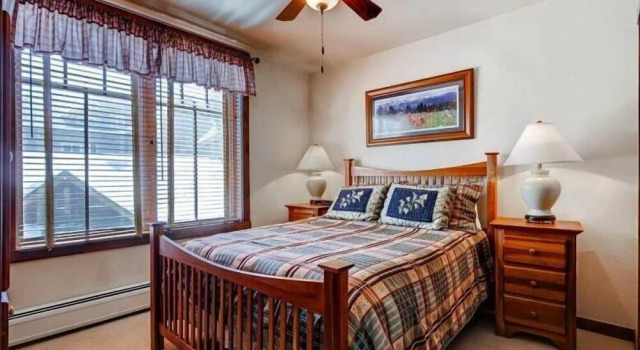 Номер Standard с балконом 3 Bedroom Mountain View Condo Located in Historic Downtown Breckenridge with Hot Tub Access