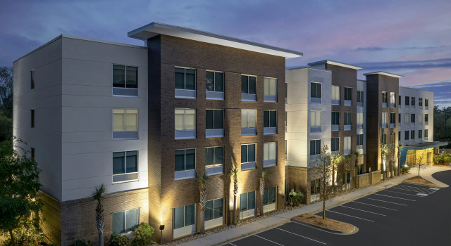 Tru By Hilton Mt Pleasant Charleston, Забронировать Отель Отели Маунт-Плезант с завтраком, рядом с East Cooper Medical Center, Завтраки