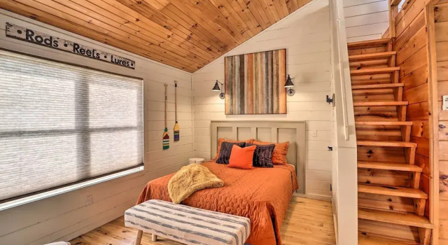 Pet-friendly Studio w/ Loft & Mountain Views!, Varaa Huoneisto Mountain View 