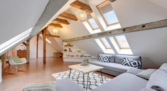 Wood Loft Apartment, Varaa Huoneisto Hotellit Pommeri pysäköinnillä, Pysäköinti