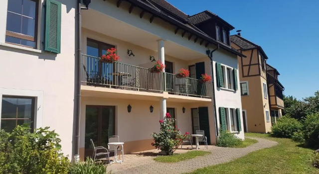 Kanzel Suites Residences, Book Hotel Hoteller i Beblenheim med pool, Swimmingpool