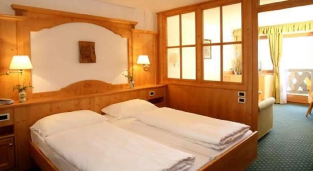 Residence Riposo, Забронировать Отель Отели Кольфоско 3 звезды, рядом с Подъемник 39 Планс - Фрара, 3*