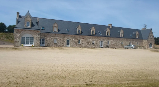 Jolie Maison de Vacances en Bretagne, Rezerwuj Hotel La Grande Garenne Bretania