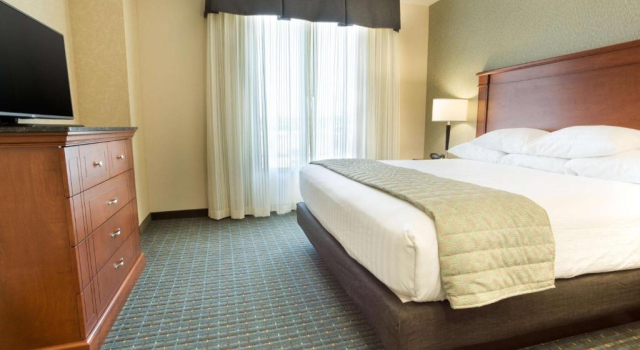 Двухместный номер Deluxe с 2 комнатами Drury Plaza Hotel Colorado Springs Near the Air Force Academy