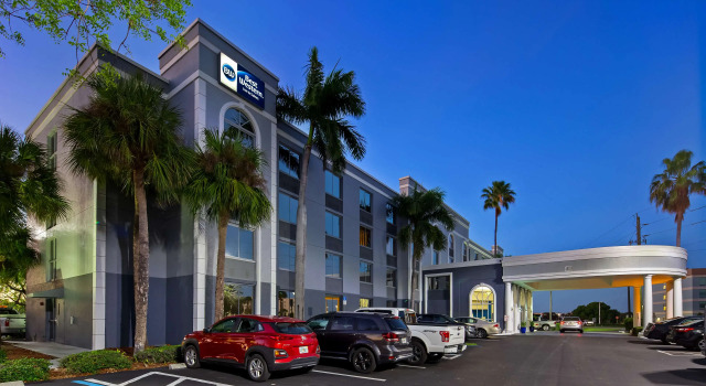 Best Western Fort Myers Inn and Suites, Забронировать Отель Форт-Майерс Fort Myers Area
