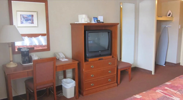 Ottawa Plaza Inn Downtown, Varaa Hotelli Ottawa 