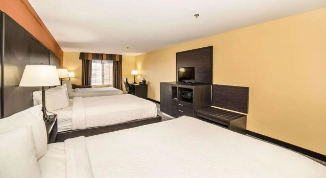 Трёхместный номер Standard Wildwood Inn